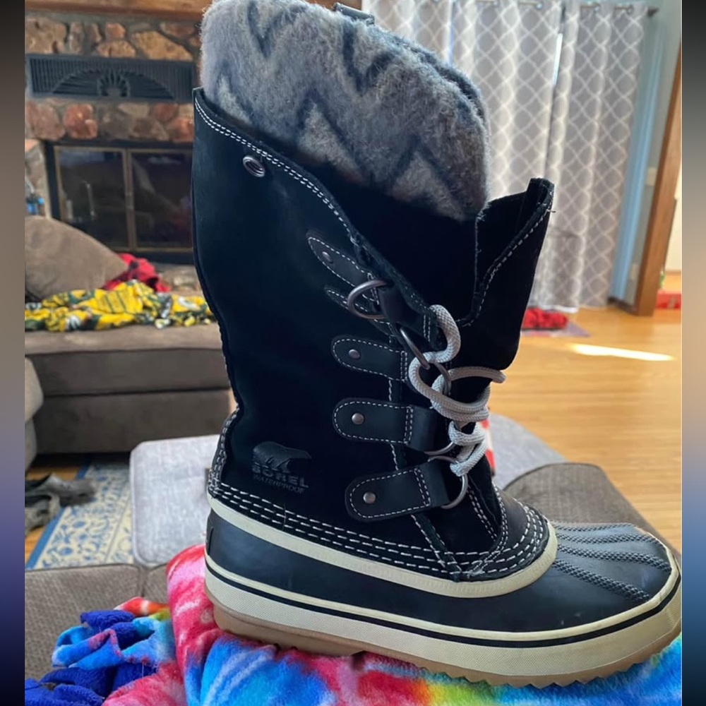 Sorel Black and Gray Winter Boots